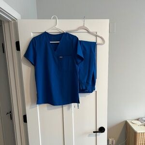 Figs Catarina One-Pocket Scrub Top and Zamora Jogger Pants set size S Royal Blue